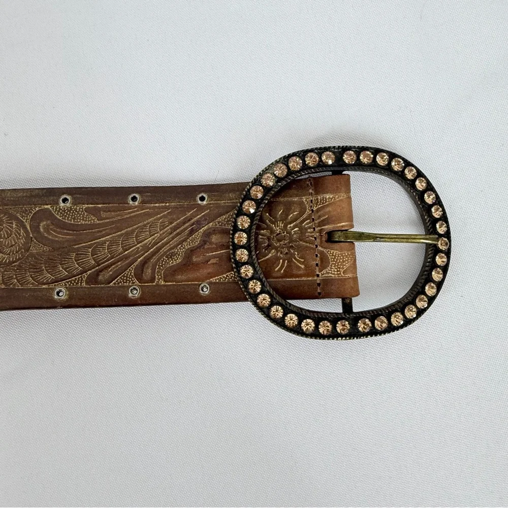 Streets Ahead Women’s size Medium Brown Leather Painted Gold Rhinestone Belt